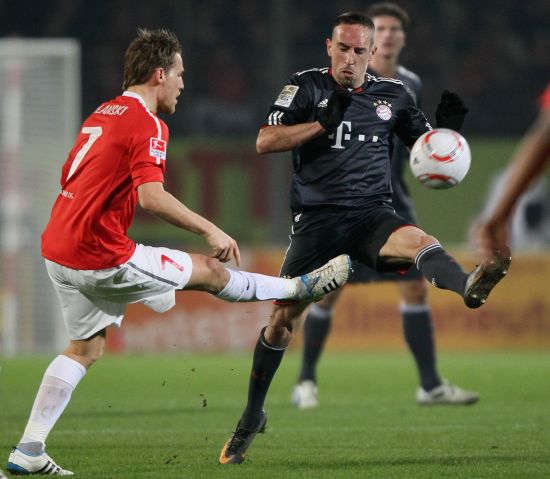 龙赛罗：姆巴佩进球会超40个，继续这样下去他会比C罗还出色.